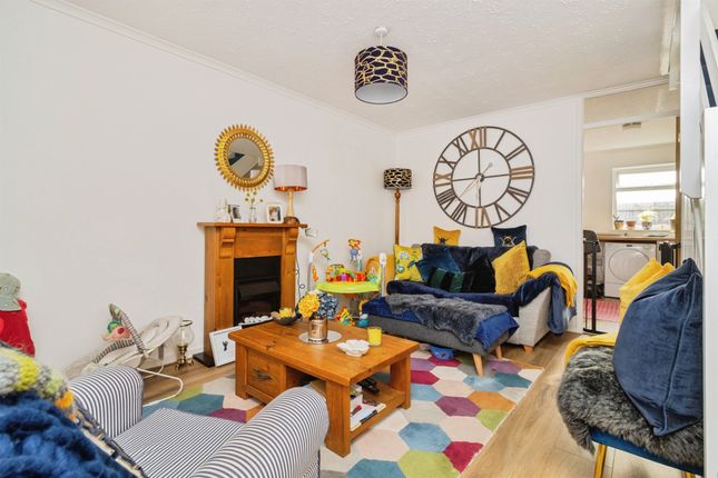 5, Quarry Close, Bridport photo 2