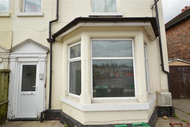 Flat to rent in St. Albans Road, Bulwell, Nottingham