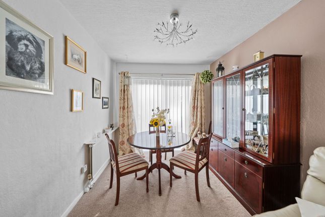 28 Thanet Grove, Leigh photo 4