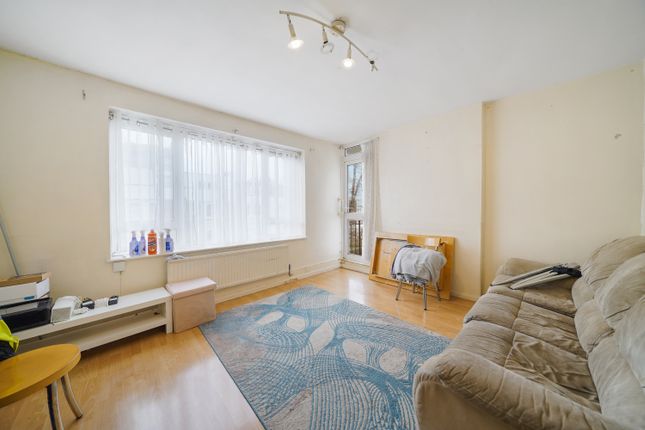 3-bed flat on 7 St Lukes Court, St. Lukes Road, Notting Hill, £575,000
