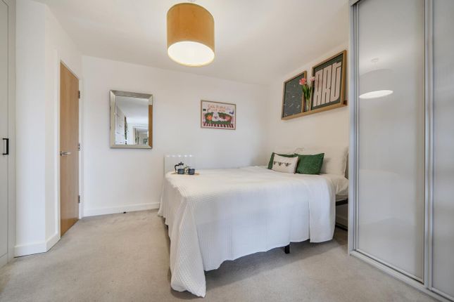 Flat 11 Sheldon House, High Road, North Finchley photo 4