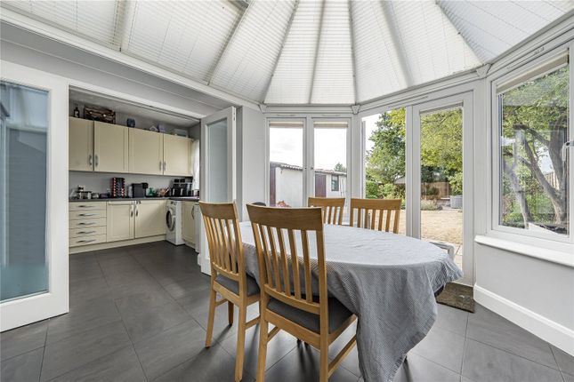 20, Motspur Park, New Malden photo 3