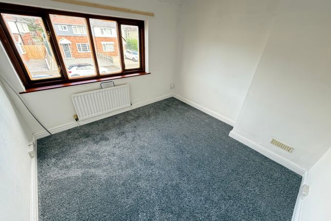 16, Manor Park, Dudley photo 5