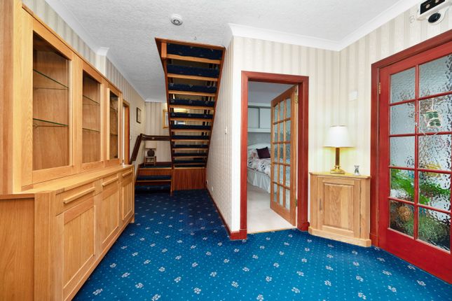 26, Lundin Road, Crossford photo 4