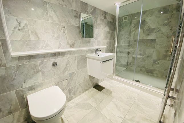 En-Suite Bathroom