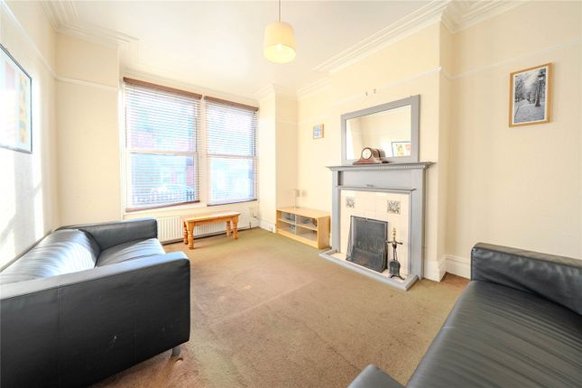 31, De Lacy Mount, West Yorkshire photo 2