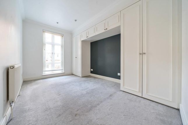 Flat for sale in Holloway Drive, Virginia Water