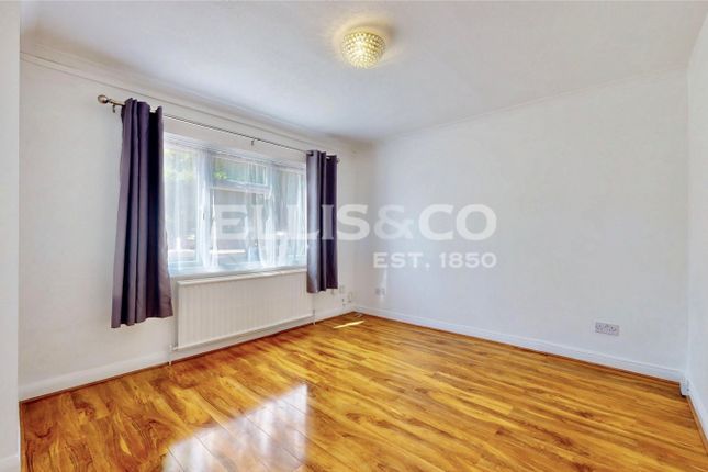 50, Kingshill Avenue, Northolt photo 4
