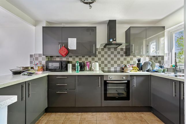 23, Keats Close, Wimbledon photo 2