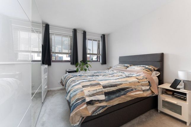 Flat for sale in Burnell Road, Sutton, Surrey