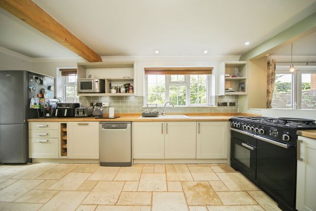 28, Fletchers Lane, Ipswich photo 4