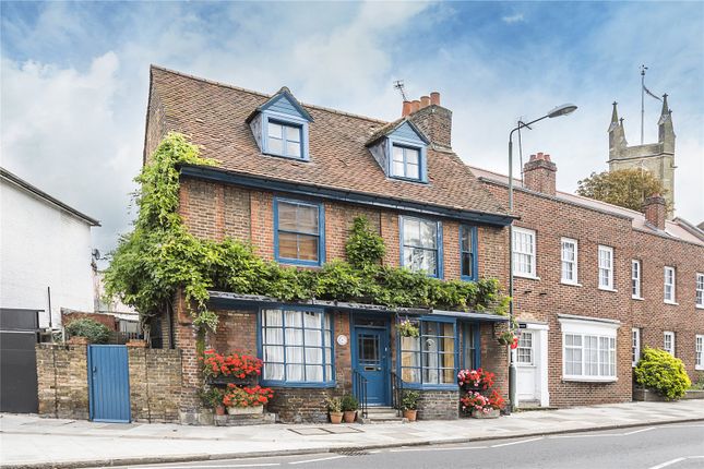 4-bed terraced on 20, Thames Street, Hampton, £700,000