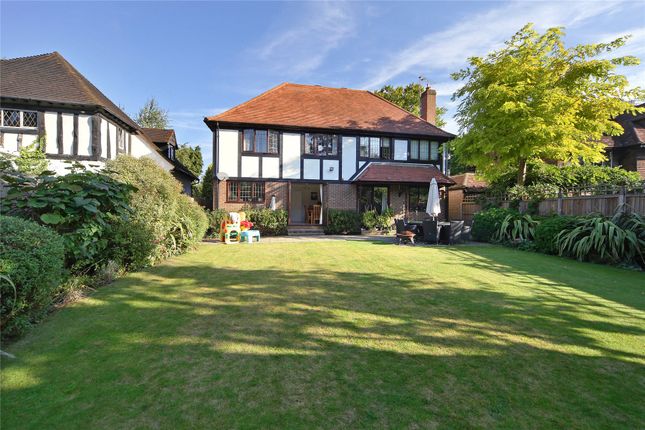 5-bed detached on 175A, Oatlands Drive, Surrey, £1,350,000