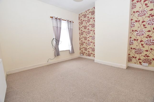 43, Stanley Road, Hartshill photo 5