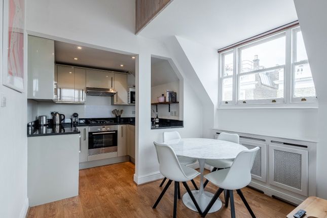 Flat 5, 30, Campden Hill Gardens, London photo 4