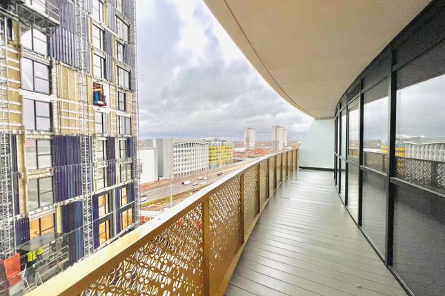 Flat to rent in Cassini Apartments, Cascade Way, London