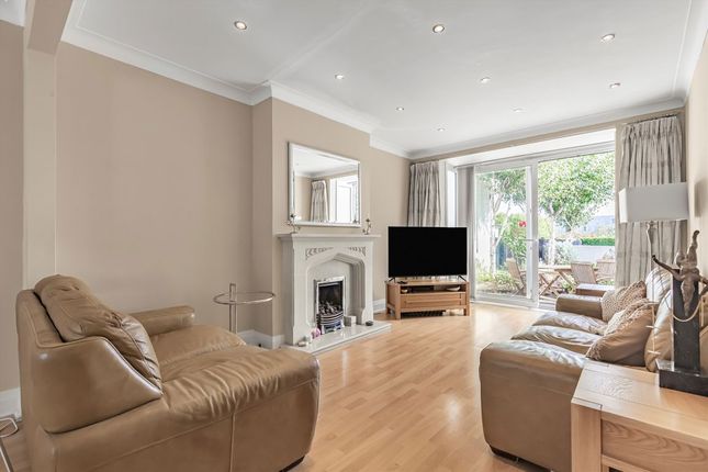 40, Oaklands Avenue, Isleworth photo 4