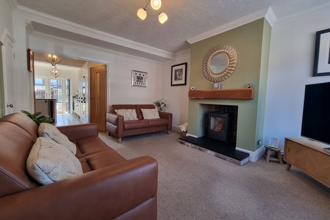 19, Farndale Avenue, Hull photo 2