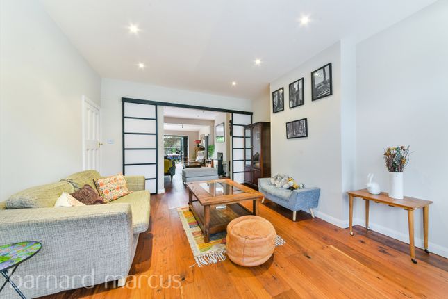 44 Craignair Road, London photo 4