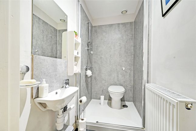 Gf Shower Room