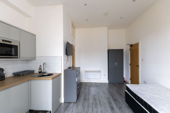 Flat C, 65, Bloxwich Road South, Willenhall photo 2