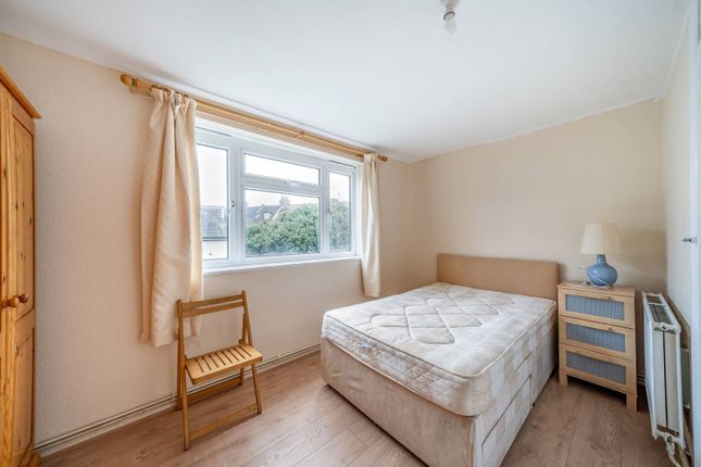 Flat to rent in Prospect Ring, East Finchley, London