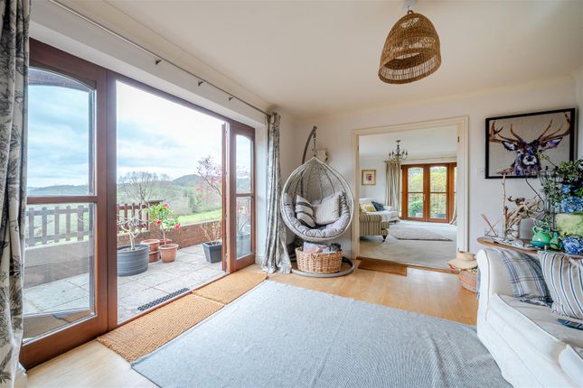 Pear Tree House, 2 The Paddocks, Tiverton photo 3