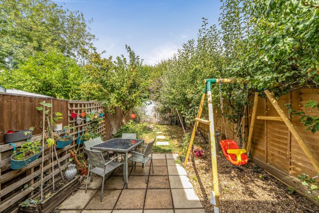 Spring Cottage, 59, Catteshall Lane, Surrey photo 4
