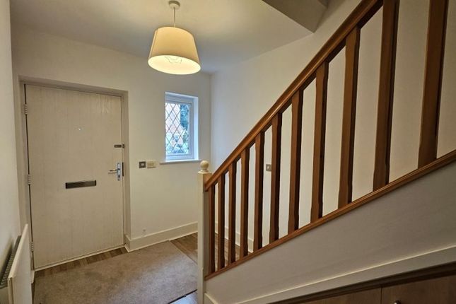 3, Reeceton Gardens, Bolton photo 2