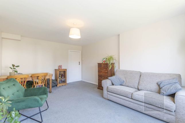 5, Bracondale Court, Norwich photo 3