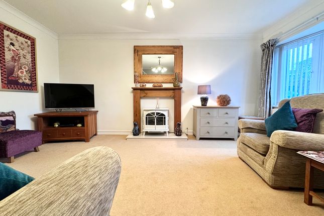 29 Craig-y-Darren, Aberdare photo 3