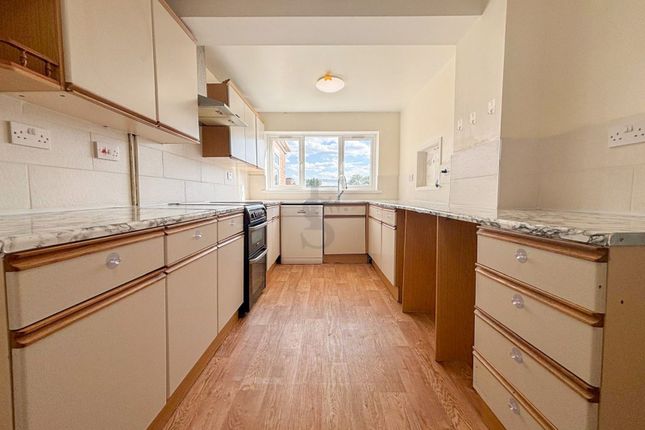 19 Birsmore Avenue, Leicester photo 2