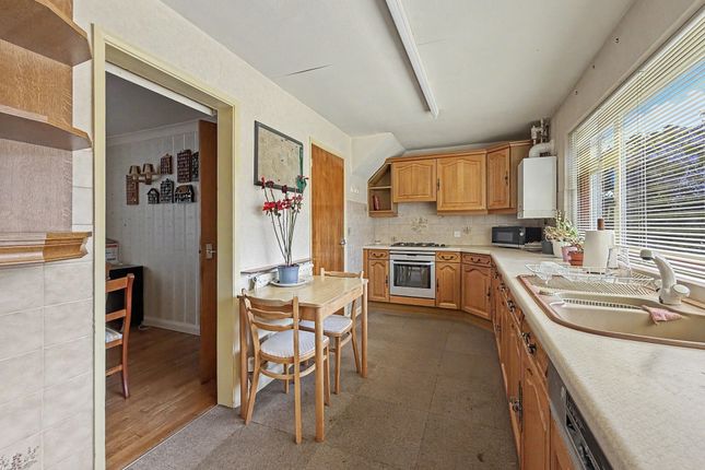 68, Sams Lane, Swindon photo 4