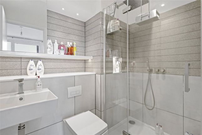 Flat for sale in Bathgate Place, London