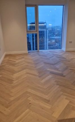 Flat to rent in Kings Tower, Bridgewater Avenue, Hammersmith