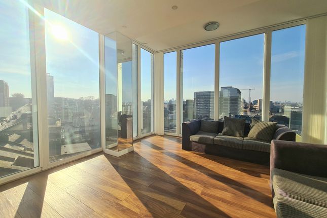 Flat 705, London photo 3