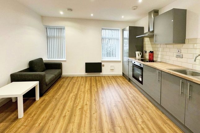 Flat to rent in Lower Mill Street, Kidderminster, Worcestershire