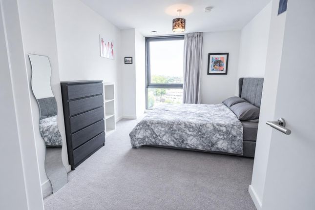 Flat 68, Carriage House, 10, City North Place, London photo 3