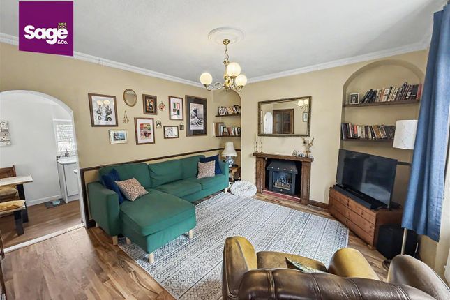 Oak Tree Cottage, High Street, Newport photo 2