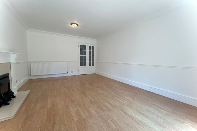 69 William Street, Carshalton photo 3