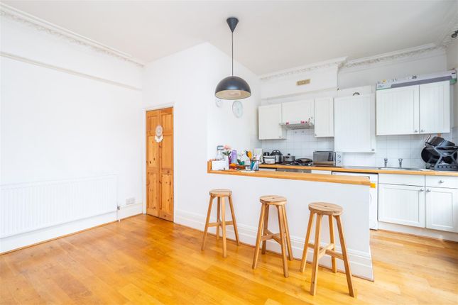 2, 51, St. James Road, Sutton photo 2
