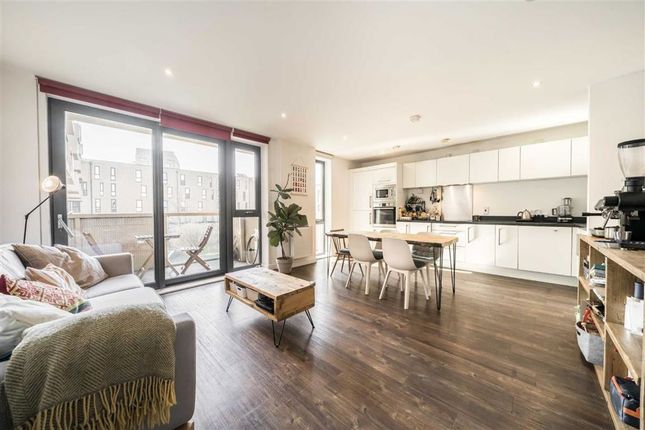 Flat 11, Bovet Court, 164, Harford Street, London photo 2