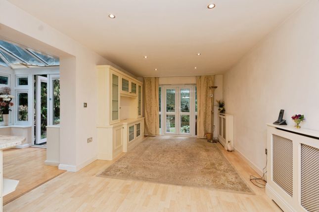2 Kings Apartments,, Gordon Crescent, Surrey photo 5