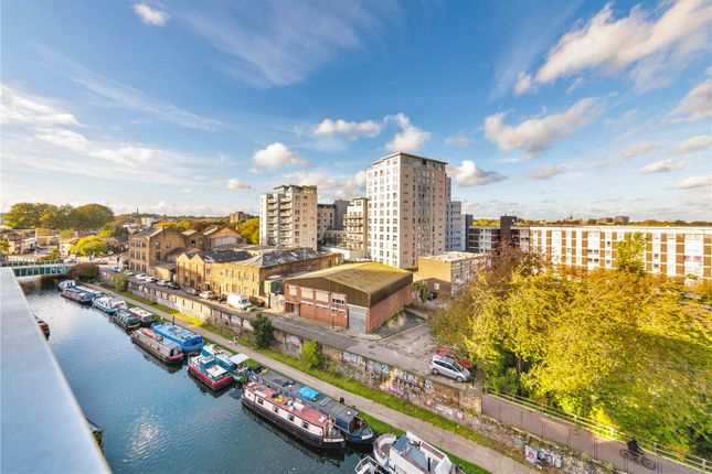 Flat for sale in Branch Place, London
