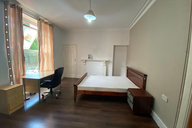 Thumbnail Room to rent in Room 3, Carlton Terrace, Swansea