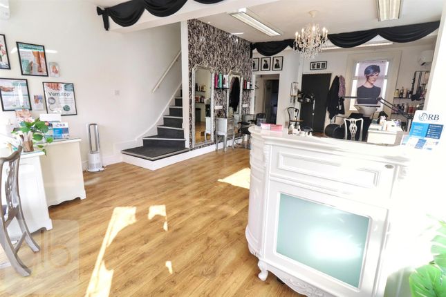 Divine hair, 6, Marlborough Road, Coventry photo 4