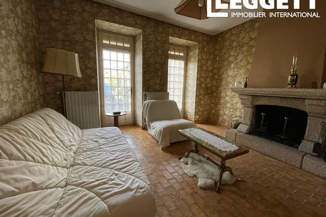 Villa for sale in Coësmes, Ille-Et-Vilaine, Bretagne