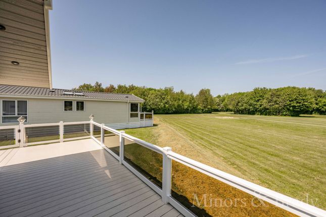 Mobile/park home for sale in Warren Road, Hopton