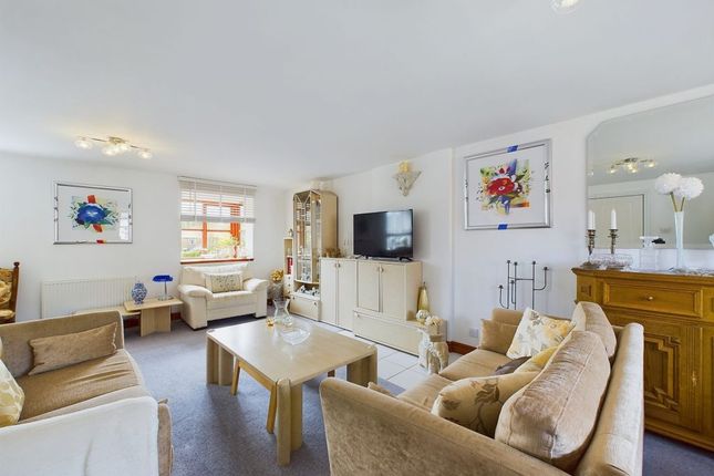 29, Mill Court, Whitby photo 2