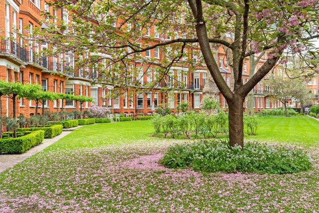 2-bed flat on Egerton Gardens, Egerton Gardens, London, £815,000